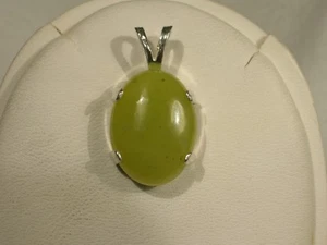 18x13mm Jade Pendant - Picture 1 of 1