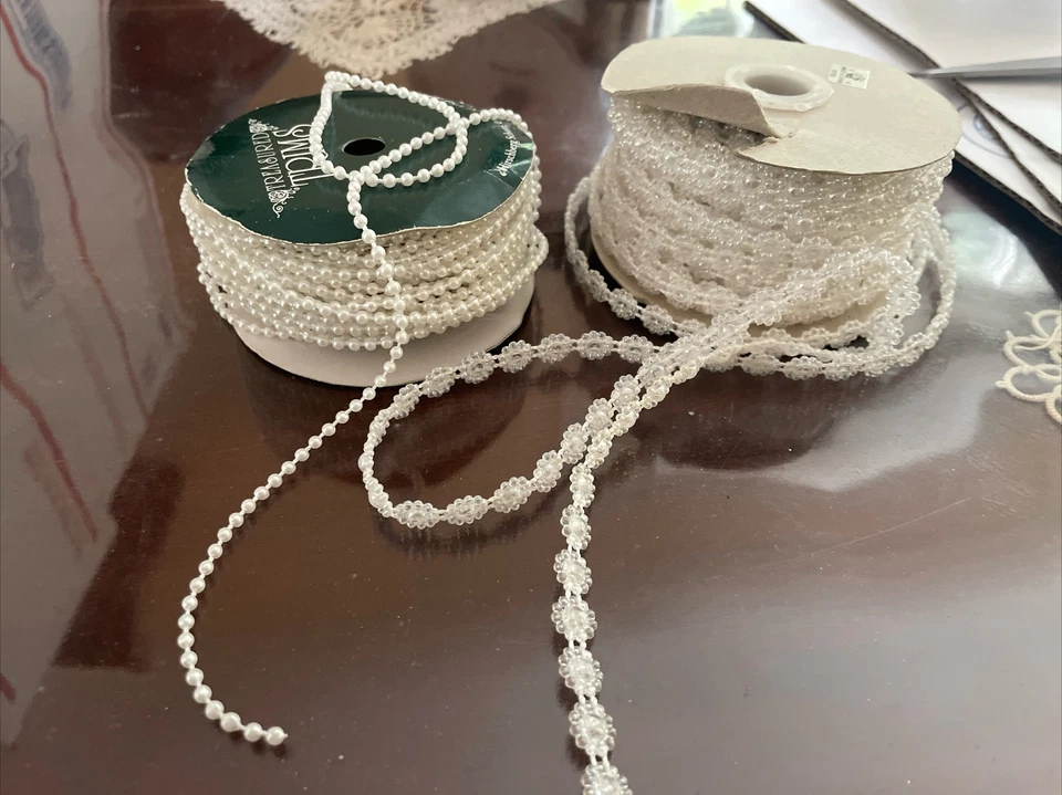 Lote de 2 cuentas de perlas cadena suministros artesanales boda. Diseño de flores y perlas. Foto 1 de 4