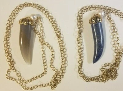 "Collar de cuerno de piedra con cadena dorada de 30"" de largo (sodalita o ágata)" Foto 1 de 3