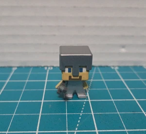 Minecraft Mini-Figures 1" Steve in Iron Armor Mini Action Figure Mojang - Picture 1 of 2