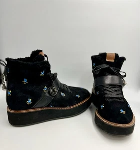 Botas Coach City Urban Senderista Mujer Gamuza Negra con Flores Azules Piel de Oveja Talla 7B - Imagen 1 de 22