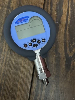 Manómetro digital Additel 681 -0-4000 PSI Foto 1 de 2