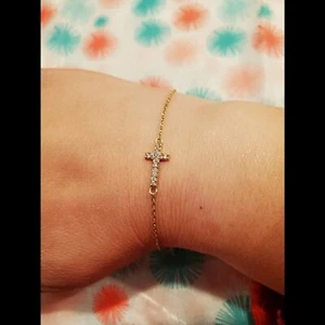 Crucifix Bracelet - Picture 1 of 3