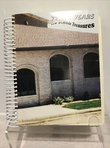 Edible Treasures Hands Inc Winthrop Minnesota 1999 Cookbook 72360 Years of - Bild 1 von 5