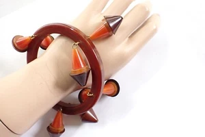 Vintage Honey Marbled Bakelite Charm Bracelet W/ Orange Cone Shaped Dangles - Picture 1 of 11