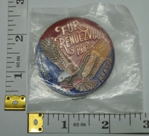 SN446 1981 Pelliccia Rendezvous Spilla/Pendente Rondy Ancoraggio Alaska Eagle Nuovo - Foto 1 di 2