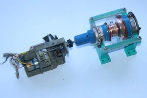 Condensador de vacío con accionamiento 27V 12-500 pF 10000 V vidrio Jennings - Imagen 1 de 8
