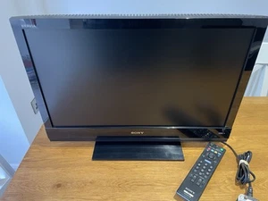 Sony KDL22BX200 22” LCD TV Freeview - Picture 1 of 20