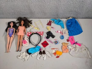 Lote de 2 Muñecas y Ropa Accesorios Barbie Playa Raource - Imagen 1 de 3