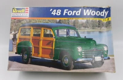 Revell Monogram '48 Ford Woody Plastic model kit scale 1:25 Ref. 85-2540 - Immagine 1 di 4