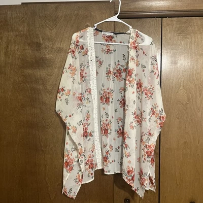 Jolt Kimono Women's L White Flower Open Front Lace Trim Boho Cover Up Top - Image 1 of 3