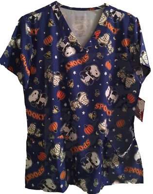 NWT PEANUTS HALLOWEEN Mummy 🎃 SNOOPY WOMENS SCRUB TOP Spooky Sizes M - L - Изображение 1 из 4