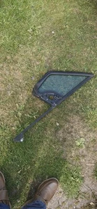 PEUGEOT PARTNER CITROEN BERLINGO FRONT DOOR QUARTER WINDOW GLASS DRIVERS SIDE - Picture 1 of 4