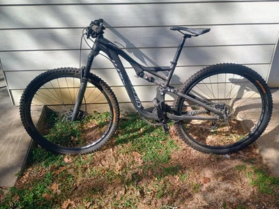 2017 Specialized Stumpjumper FSR 29 Medium - RockShox/Fox, XT Brakes , $1200 OBO - Image 1 of 4