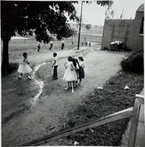 MAY 1959 PHOTO OF CHILDREN PLAYING OUTSIDE AT HISEVILLE SCHOOL KENTUCKY C1 - Picture 1 of 4
