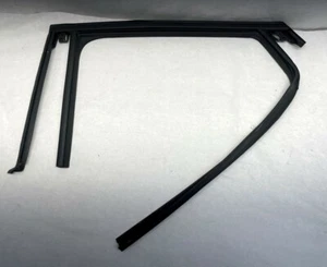 2019-2021 CHEVROLET BLAZER UPPER DOOR WINDOW WEATHERSTRIP OEM 84196568 - Picture 1 of 11