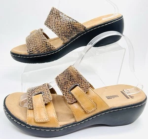Clarks Sandals Womens 9.5 Tan Delana Fenela Snakeskin Print Leather Slide Wedge - Picture 1 of 7
