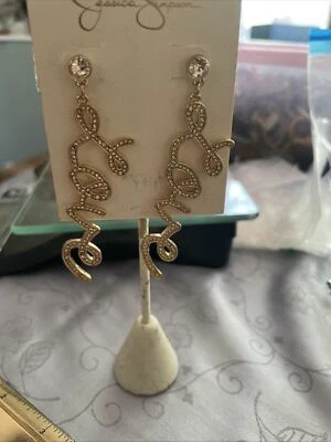 Pendientes colgantes Jessica Simpson tono dorado amor nuevos con etiquetas Foto 1 de 4
