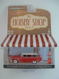 Chevrolet Two-Ten Tounsman + Vintage Zapfsäule 1955 Greenlight 1:64 OVP NEU - Picture 1 of 7