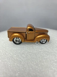 Muscle Machines 1940 Willys Pickup Truck Dark Gold Diecast 1:64 Scale - Picture 1 of 6
