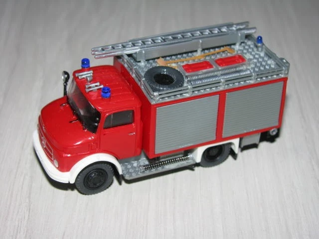 Preiser Feuerwehr 1252 Rüstwagen RW 1 MB 911 LAF - Bild 1 von 2