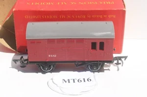 Triang OO 1:76 R.123 Red Horse Box LWB FNQHobbys MT616 - Picture 1 of 10