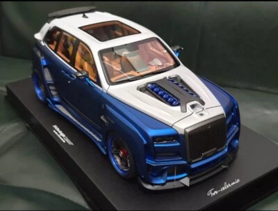 Rolls-Royce Cullinan Darknight D900 (blu opaco/bianco) [DreamWalkers] scala 1/18 - Immagine 1 di 4