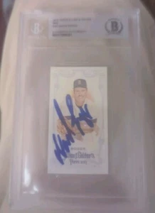 Mini tarjeta firmada por Wade Boggs 2013 Topps Boston Red Sox Beckett encapsulada - Imagen 1 de 3