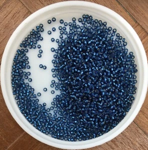 15/0 MIYUKI Japanese Seed Beads, Silver-lined Blue Zirconia (91425), 10g - Picture 1 of 1