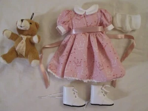 Marga Krone Kleid Teddybär 13 Zoll Paola Reina Las Amigas Puppe Outfit rosa weiß - Bild 1 von 7