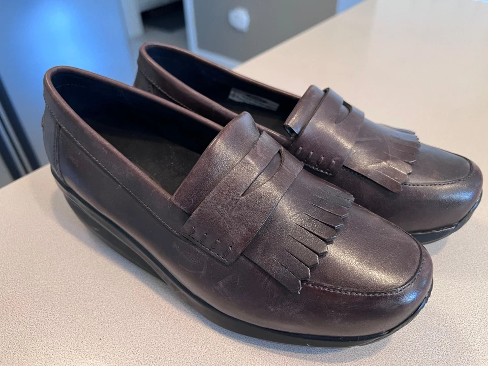 Zapatos mocasines MBT para mujer de cuero marrón Penny talla 6 Foto 1 de 4