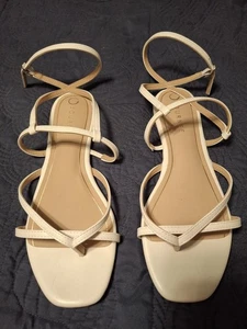Journeys White Strappy Sandal SZ 9.5 LN - Picture 1 of 2