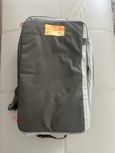 Lowepro Hardside 400 Kamera- & Laptoprucksack, dunkelgrau - Bild 1 von 5