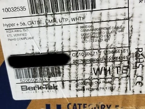 Berk-Tek 24/4P HyperPlus Cat5E Riser U/UTP Cable de red blanco /100ft - Imagen 1 de 10