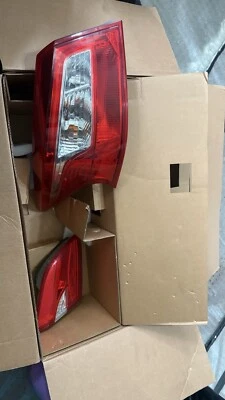 Luces traseras interiores y exteriores izquierda y derecha Nissan Sentra 2018 OEM Foto 1 de 4