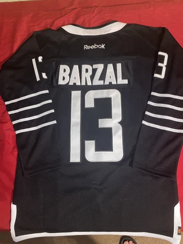 New York Islanders #13 Mat Barzal Reebok Jersey Men's Size 46 Black NHL Hockey Cover