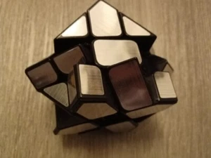 PUZZLE TORSIONE SPECCHIO ARGENTO - Foto 1 di 1