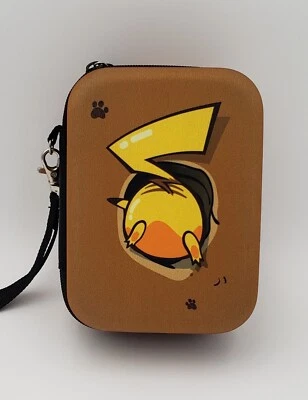 Pokemon Pikachu Hard Shell Card Case Gold Removable Strap Zipper Compartments Foto 1 de 4
