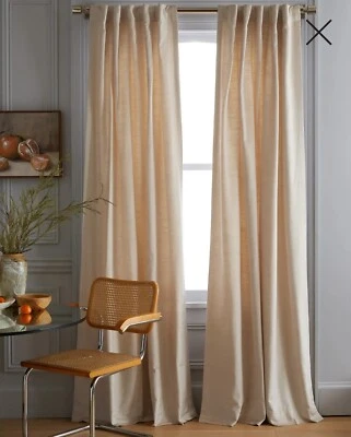 ¡NUEVO CON ETIQUETAS! Cortinas de champán de terciopelo Quince Luster, 48" x 84" 2 paneles (A22) Foto 1 de 4