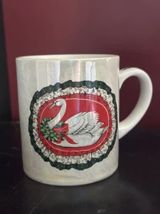 Taza de café cisne de Navidad lazos iridiscentes cinta volantes vintage - Imagen 1 de 4