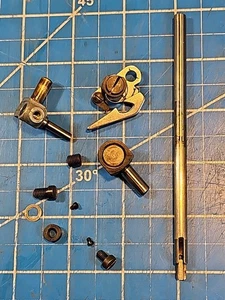 VINTAGE BERNINA 730 RECORD ~ OEM-TEILE ~ NADELSTANGE & KAROFEDER BAUGRUPPE FÜHRUNG  - Bild 1 von 13