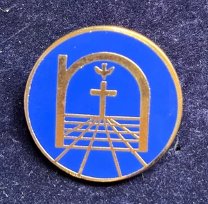 METHODIST WOMEN’S ORGANISATION ENAMEL PIN BADGE - Picture 1 of 3