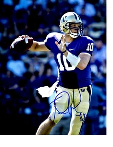 WASHINGTON HUSKIES SIGNED JAKE LOCKER PHOTO COLOR 8X10 GO DAWGZ! L@@K! PROOF! - Picture 1 of 1