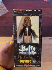 Buffy the Vampire Slayer "Prophecy Girl" ToyFare Actionfigur + Buttons - Bild 1 von 6
