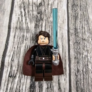 LESEN Lego Star Wars ANAKIN SKYWALKER Sith Gesicht mit Cape sw0419 Minifigur 9526 - Bild 1 von 7