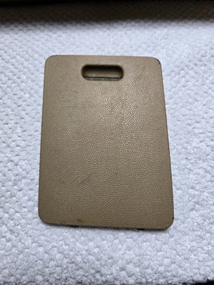 Cubierta de caja de fusibles para tablero Nissan Armada Titan 2004-2007 beige OEM 689647S000 Foto 1 de 4