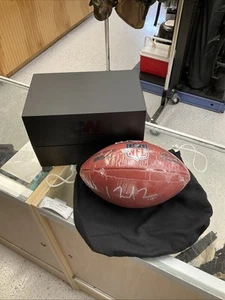 Fútbol americano autografiado por fanáticos de Michael Thomas certificado en caja 223972 - Imagen 1 de 5