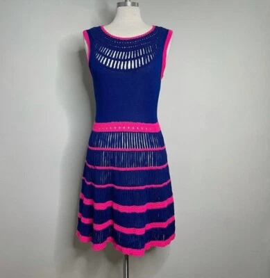 Vestido Nanette Lepore Class Flirt Mediano 8 10 Tejido Crochet Azul Rosa Rayas M Foto 1 de 4