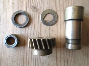 Jaguar XK Motorverteiler Antriebswellenbuchse C8647 + Antriebsrad C2152 + Teile - Bild 1 von 8