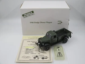 1946 Dodge Power Wagon Green 1:24 Die-cast Car - Danbury Mint + Box/Paperwork - Picture 1 of 17